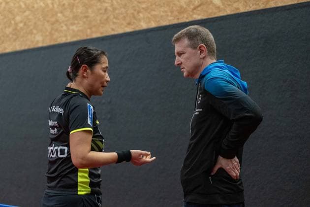 Qianhong Gotsch (SV Böblingen, 01) und Ingo Gotsch (SV Böblingen, Trainer) Besprechung bei Timeout¨¨SV Böblingen vs TSV Dachau, Tischtennis, Bundesliga Damen, Saison 2024, 04.02.2024, SV Böblingen vs TSV Dachau, Tischtennis, Bundesliga Damen, Saison 2024, 04.02.2024 Böblingen