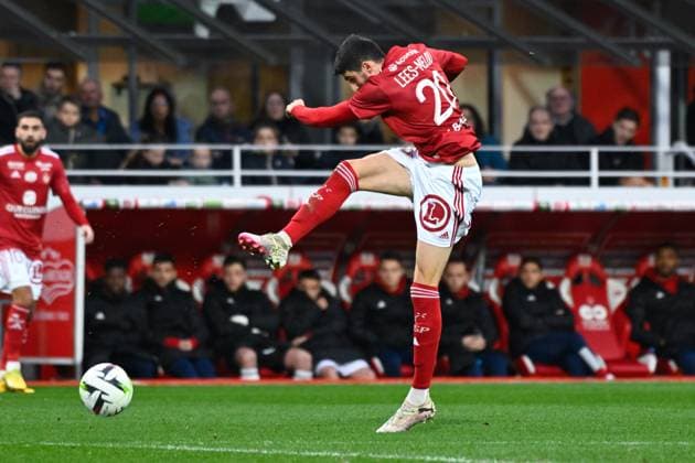 Pierre Lees Melou ( 20 - Brest ) during the Ligue 1 match between Stade Brestois 29 and OGC Nice at Stade Francis Le Ble on february 04, 2024 in Brest, France. ( Photo by federico pestellini panoramic ) - FOOTBALL : Brest vs Nice - Ligue 1 - 04 02 2024 FedericoPestellini Panoramic 