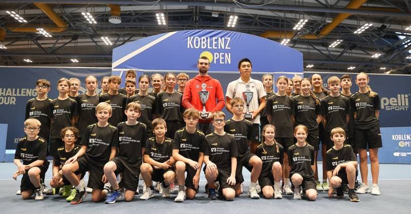 ATP, Tennis Herren Challenger Koblenz Tennis, 04.02.24, Tennis, Finale, Jurij Rodionov (in rot) vs. Brandon Nakashima (in blau), ATP Challenger Koblenz Tennis, 04.02.24, Tennis, Finale, Jurij Rodionov vs. Brandon Nakashima Koblenz Copyright: xEibner-Pressefoto JoergxNiebergax EP_EER
