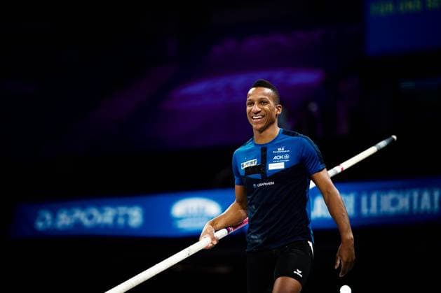 Sport Themen der Woche KW05 4. ISTAF INDOOR Düsseldorf, Düsseldorf, 04.02.2024 Raphael Holzdeppe (GER LAZ Zweibrücken) im Weitsprung beim 4. ISTAF INDOOR Düsseldorf am 04.02.2024 im PSD Bank Dome in Düsseldorf *** 4 ISTAF INDOOR Düsseldorf, Düsseldorf, 04 02 2024 Raphael Holzdeppe GER LAZ Zweibrücken in the long jump at the 4 ISTAF INDOOR Düsseldorf on 04 02 2024 at the PSD Bank Dome in Düsseldorf Copyright: xBEAUTIFULxSPORTS Flatemerschx