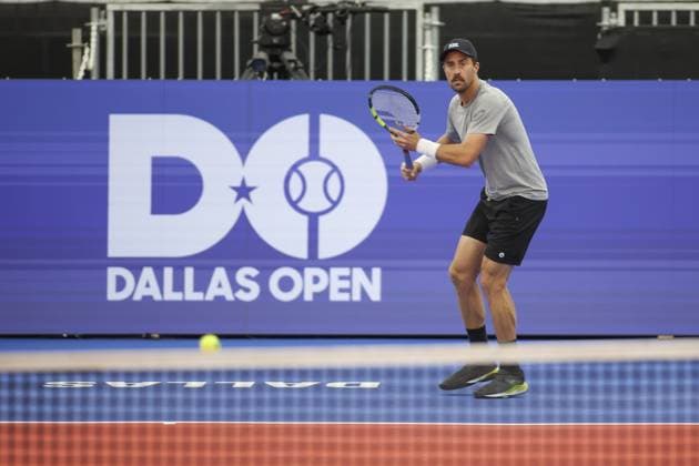 DALLAS, TX - FEBRUARY 04: Steve Johnson (USA) watches the ball during the Dallas Open on February 4, 2024 at Styslinger Altec Tennis Complex in Dallas, TX.(Photo by George Walker Icon Sportswire) TENNIS: FEB 04 Dallas Open EDITORIAL USE ONLY Icon24020404