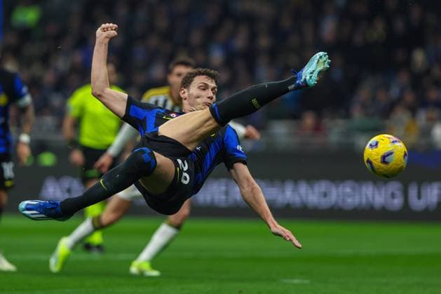 Bilder des Jahres 2024, Sport 02 Feburar Sport Themen der Woche KW05 Sport Bilder des Tages Benjamin Pavard of FC Internazionale seen in action during Serie A 2023 24 football match between FC Internazionale and Juventus FC at Giuseppe Meazza Stadium, Milan, Italy on February 04, 2024  Copyright: xFabrizioxCarabelli IPAxSportx xix xx IPA_43184133 IPA_Agency_IPA43184133