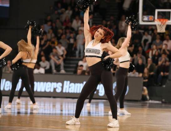 Symbol Showeinlage und Animation bei den Cheergirls der Towers in der Halbzeitpause Basketball Herren BBL am Sa. 03.02.2024 Hamburg Towers - Baskets Bonn 80 - 87 Claus Bergmann