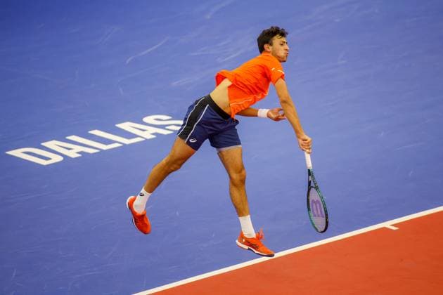 DALLAS, TX - FEBRUARY 05: Emilio Nava (USA) serves during the Dallas Open on February 5, 2024 at Styslinger Altec Tennis Complex in Dallas, TX. (Photo by George Walker Icon Sportswire) TENNIS: FEB 05 Dallas Open EDITORIAL USE ONLY Icon24020571