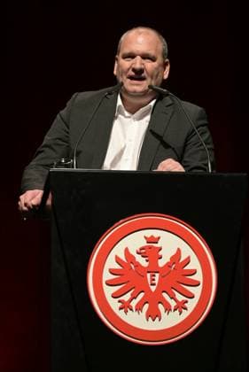Eintracht Frankfurt Präsident Matthias Beck spricht. am Podium fotografiert auf der ordentlichen Mitgliederversammlung am Montag, 5. Februar 2024 um 18 Uhr in der Jahrhunderthalle in Frankfurt. (DFL DFB REGULATIONS PROHIBIT ANY USE OF PHOTOGRAPHS as IMAGE SEQUENCES and or QUASI-VIDEO)