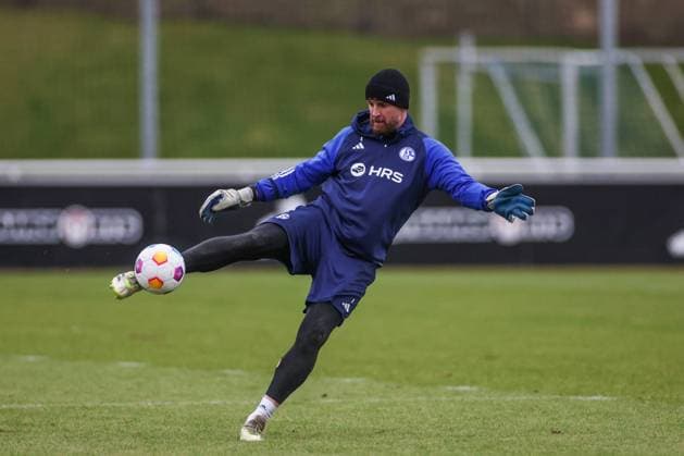 06.02.2024, Fussball, Saison 2023 2024, 2. Bundesliga, Training FC Schalke 04, Ralf Fährmann (FC Schalke 04) Gelsenkirchen NRW Deutschland xRHR-FOTO TRx *** 06 02 2024, Football, Season 2023 2024, 2 Bundesliga, Training FC Schalke 04, Ralf Fährmann FC Schalke 04 Gelsenkirchen NRW Germany xRHR PHOTO TRx Copyright: TimxRehbein RHR-FOTOx RHR-FOTO TR