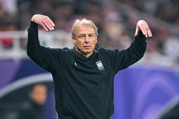 Sport Themen der Woche KW06 AL RAYYAN, QATAR - FEBRUARY 06: Head coach Juergen Klinsmann of South Korea reacts during the AFC Asian Cup Qatar 2023 Semi-final match between Jordan and South Korea at Ahmad Bin Ali Stadium on February 6, 2024 in Al Rayyan, Qatar.  Copyright: xVCGx 111478637737
