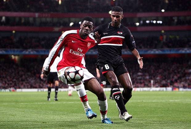 UEFA Champions League Soccer Arsenal v AZ Alkmaar NOV 4 Abou Diaby of Arsenal holds off David Mendes da Silva of AZ Alkmaar..UEFA Champions League Group H..Arsenal v AZ Alkmaar..4th November, 2009.(Credit Image: Â Jake Badger Sportimage Cal Media) United Kingdom EDITORIAL USE ONLY Copyright: xx ZUMA-20091104_zaf_si1_072.jpg JakexBadgerx csmphoto286823