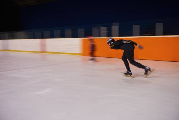 Speed skating, Eisschnelllauf speed skating with young athletes (License=RF) 7279752 ,model released, Symbolfoto Copyright: xZoonar.com benisxarapovicx 7279752 ,model released, Symbolfoto ,property released