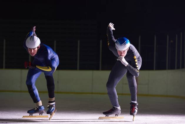 Speed skating, Eisschnelllauf speed skating with young athletes (License=RF) 7279787 ,model released, Symbolfoto Copyright: xZoonar.com benisxarapovicx 7279787 ,model released, Symbolfoto ,property released