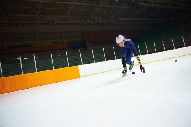 Speed skating, Eisschnelllauf speed skating with young athletes (License=RF) 7279919 ,model released, Symbolfoto Copyright: xZoonar.com benisxarapovicx 7279919 ,model released, Symbolfoto ,property released