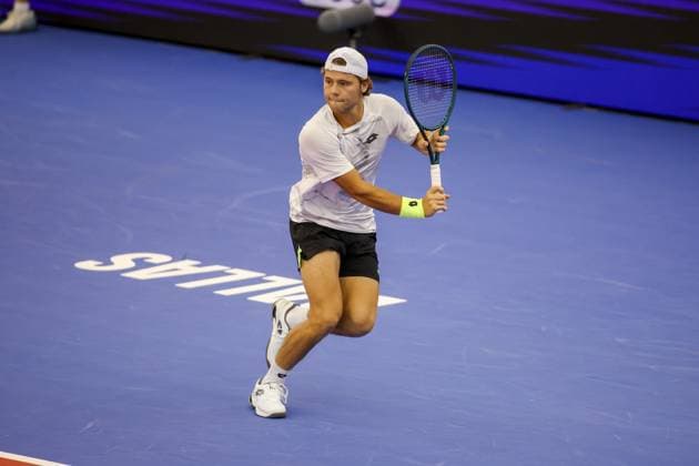 DALLAS, TX - FEBRUARY 06: Aleksandar Kovacevic (USA) hits a backhand during the Dallas Open on February 6, 2024 at Styslinger Altec Tennis Complex in Dallas, TX. (Photo by George Walker Icon Sportswire) TENNIS: FEB 06 Dallas Open EDITORIAL USE ONLY Icon24020656