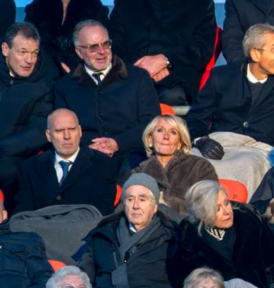 19.01.2024, Fussball 1. Bundesliga 2023 2024, FC Bayern München, Gedenkfeier für Franz Beckenbauer, in der Allianz-Arena München. Ehrentribüne u.a. mit der Familie von Franz Beckenbauer, Ehefrau Heidi, li: Beckenbauers Sohn Thomas Beckenbauer während der Trauerfeier.