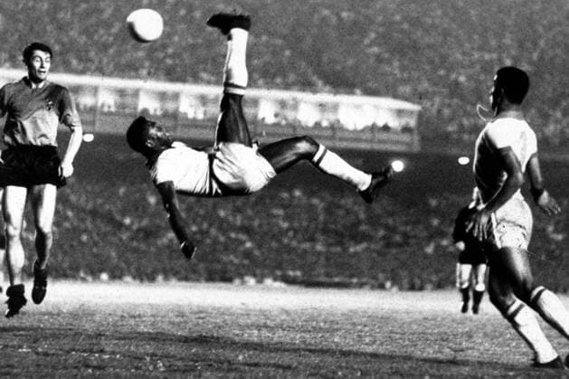 Onderwerp Subject: Brazil - Belgium (5-0) Club Team Country: Brazil Seizoen Season: 1963 1964 FOTO PHOTO: Brazil s PELE scores from an overhead kick Trefwoorden Keywords: overhead kick wereldkampioenschap L 04 %15,0 $10 RIO DE JANEIRO SWEDEN Content not available for redistribution in The Netherlands directly or indirectly through any third parties. Copyright: xBSRxAgencyx 641020653 EDITORIAL USE ONLY