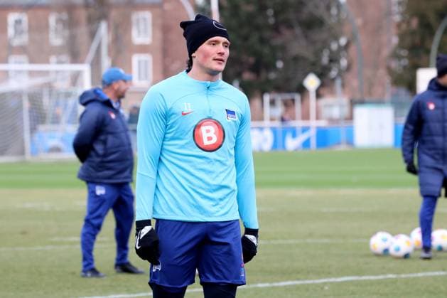 DEU, DFL, 2. FBL Hertha BSC, Training, 07.02.2024, Sportforum, Berlin, DEU, DFL, 2. FBL Hertha BSC, Training, im Bild Fabian Reese (Hertha BSC Berlin 11) DFL - regulations prohibit any use of Photographs as image sequences and or quasi-video Foto: Juergen Engler nordphoto GmbH