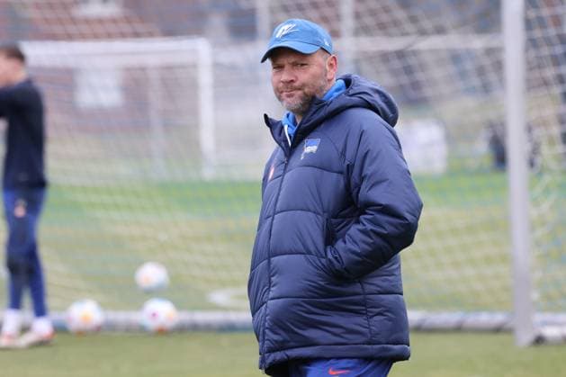 DEU, DFL, 2. FBL Hertha BSC, Training, 07.02.2024, Sportforum, Berlin, DEU, DFL, 2. FBL Hertha BSC, Training, im Bild Cheftrainer Pal Dardai (Hertha BSC Berlin) DFL - regulations prohibit any use of Photographs as image sequences and or quasi-video Foto: Juergen Engler nordphoto GmbH