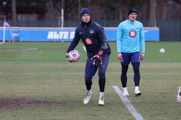 DEU, DFL, 2. FBL Hertha BSC, Training, 07.02.2024, Sportforum, Berlin, DEU, DFL, 2. FBL Hertha BSC, Training, im Bild Tjark Ernst (Hertha BSC Berlin 12), Fabian Reese (Hertha BSC Berlin 11) DFL - regulations prohibit any use of Photographs as image sequences and or quasi-video Foto: Juergen Engler nordphoto GmbH