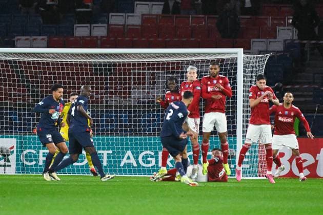 A Hakimi ( 2 - PSG ) - B Locko ( 2 - Brest ) - S Mounie ( 9 - Brest ) and M Satriano ( 7 - Brest ) during the French Cup match between Paris Saint Germain and Stade Brestois 29 at Parc des Princes on February 07, 2024 in Paris, France. ( Photo by federico pestellini panoramic ) - FOOTBALL : PSG vs Brest - Coupe de France - 07 02 2024 FedericoPestellini Panoramic 