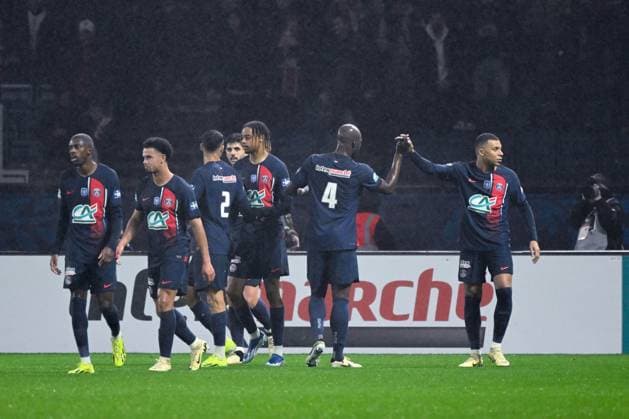K Mbappe ( 7 - PSG ) celebrates with teammates during the French Cup match between Paris Saint Germain and Stade Brestois 29 at Parc des Princes on February 07, 2024 in Paris, France. ( Photo by federico pestellini panoramic ) - FOOTBALL : PSG vs Brest - Coupe de France - 07 02 2024 FedericoPestellini Panoramic 