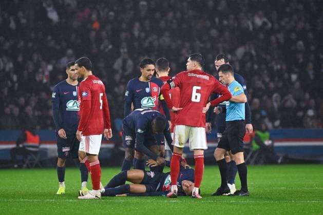 K Mbappe ( 7 - PSG ) during the French Cup match between Paris Saint Germain and Stade Brestois 29 at Parc des Princes on February 07, 2024 in Paris, France. ( Photo by federico pestellini panoramic ) - FOOTBALL : PSG vs Brest - Coupe de France - 07 02 2024 FedericoPestellini Panoramic 