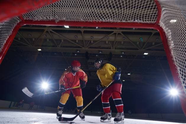 teen Ice hockey, Eishockey players in action ice hockey sport players in action, business comptetition concpet, teen girls on training (License=RM) 8294701 ,model released, Symbolfoto Copyright: xZoonar.com benisxarapovicx 8294701 ,model released, Symbolfoto ,property released