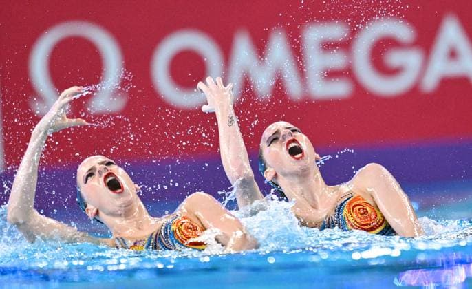Bilder des Jahres 2024, Sport 02 Feburar Sport Themen der Woche KW06 Sport Bilder des Tages (240208) -- DOHA, Feb. 8, 2024 -- Bregje de Brouwer Noortje de Brouwer of the Netherlands perform during the final of women s duet free of artistic swimming at the World Aquatics Championships in Doha, Qatar, on Feb. 8, 2024. ) (SP)QATAR-DOHA-WORLD AQUATICS CHAMPIONSHIPS-ARTISTIC SWIMMING-WOMEN S DUET FREE XiaxYifang 