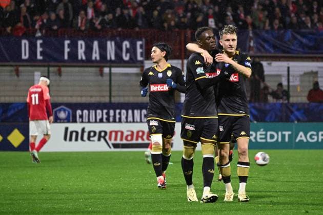 Balogun Folarin ( 9 - Monaco ) celebrates with teammates during the French Cup match between Quevilly Rouen Metropole and AS Monaco at Stade Robert Diochon on February 08, 2024 in Rouen, France. ( Photo by federico pestellini panoramic ) - FOOTBALL : Rouen vs Monaco - Coupe de France - 08 02 2024 FedericoPestellini Panoramic 
