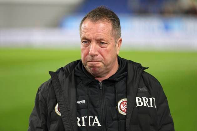09.02.2024, xavx, Fussball 2.Bundesliga, SV Wehen Wiesbaden - 1.FC Nürnberg emspor, v.l. Trainer Markus Kauczinski (SV Wehen Wiesbaden) (DFL DFB REGULATIONS PROHIBIT ANY USE OF PHOTOGRAPHS as IMAGE SEQUENCES and or QUASI-VIDEO) Wiesbaden
