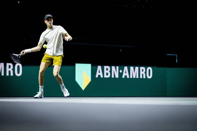 ROTTERDAM - Tennis player Jannik Sinner during training in the run-up to the ABN AMRO tennis tournament. The Italian won his first Grand Slam title at the Australian Open in Melbourne. ANP ROBIN UTRECHT netherlands out - belgium out Rotterdam xVIxxIVx 490639636 originalFilename: 0412784754st.jpg