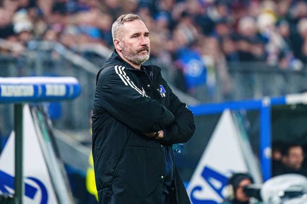 Tim Walter (Hamburger SV, Trainer) GER, Hamburger SV vs. Hannover 96, Fussball, 2. Bundesliga, Spieltag 21, Saison 2023 2024, 09.02.2024 DFL REGULATIONS PROHIBIT ANY USE OF PHOTOGRAPHS AS IMAGE SEQUENCES AND OR QUASI-VIDEO GER, Hamburger SV vs. Hannover 96, Fussball, 2. Bundesliga, Spieltag 21, Saison 2023 2024, 09.02.2024 Hamburg