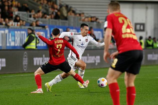 09.02.2024, xavx, Fussball 2.Bundesliga, SV Wehen Wiesbaden - 1.FC Nürnberg emspor, v.l. Robin Heußer (SV Wehen Wiesbaden), Jens Castrop (1.FC Nürnberg) (DFL DFB REGULATIONS PROHIBIT ANY USE OF PHOTOGRAPHS as IMAGE SEQUENCES and or QUASI-VIDEO) Wiesbaden