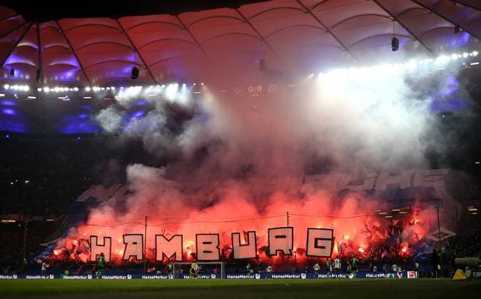 09.02.2024, Fussball 2. Bundesliga 2023 2024, 21. Spieltag, Hamburger SV - Hannover 96 , im Volksparkstadion Hamburg. Pyro und Choreo im HSV Fanblock