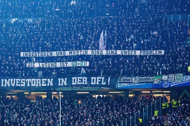 Protestaktion, DFL-Protest Fans Ultras Hannover 96 GER, Hamburger SV vs. Hannover 96, Fussball, 2. Bundesliga, Spieltag 21, Saison 2023 2024, 09.02.2024 DFL REGULATIONS PROHIBIT ANY USE OF PHOTOGRAPHS AS IMAGE SEQUENCES AND OR QUASI-VIDEO GER, Hamburger SV vs. Hannover 96, Fussball, 2. Bundesliga, Spieltag 21, Saison 2023 2024, 09.02.2024 Hamburg