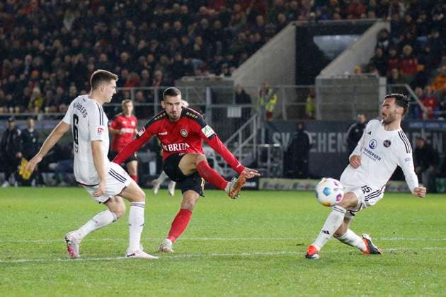 09.02.2024, xavx, Fussball 2.Bundesliga, SV Wehen Wiesbaden - 1.FC Nürnberg emspor, v.l. Ivan Prtajin (SV Wehen Wiesbaden) Goal scored, erzielt das Tor zum 1:0 (DFL DFB REGULATIONS PROHIBIT ANY USE OF PHOTOGRAPHS as IMAGE SEQUENCES and or QUASI-VIDEO) Wiesbaden