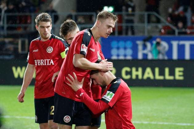09.02.2024, xavx, Fussball 2.Bundesliga, SV Wehen Wiesbaden - 1.FC Nürnberg emspor, v.l. Ivan Prtajin (SV Wehen Wiesbaden) celebrate the goal, Der Torjubel zum 1:0 (DFL DFB REGULATIONS PROHIBIT ANY USE OF PHOTOGRAPHS as IMAGE SEQUENCES and or QUASI-VIDEO) Wiesbaden