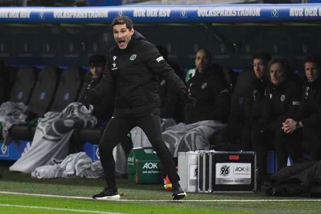 GER; 2. FBL,, Hamburger SV vs Hannover 96 09.02.2024, Volksparkstadion, Hamburg, GER; 2. FBL, Hamburger SV vs Hannover 96 im Bild Trainer Stefan Leitl (Hannover)