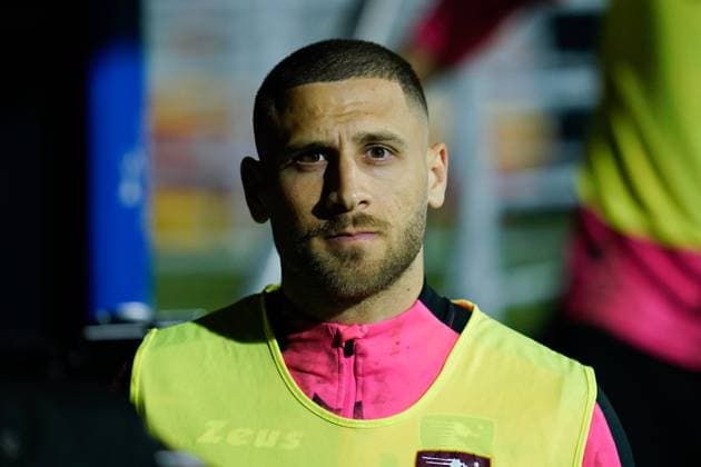 US Salernitana v Empoli FC - Serie A TIM Shon Weissman of US Salernitana looks on during the Serie A match between US Salernitana and Empoli FC at Stadio Arechi on February 9, 2024 in Salerno, Italy. Salerno Stadio Arechi Salerno Italy Copyright: xGiuseppexMaffiax SERIEA_Salernitana-Empoli_GM_090224_LIA0188