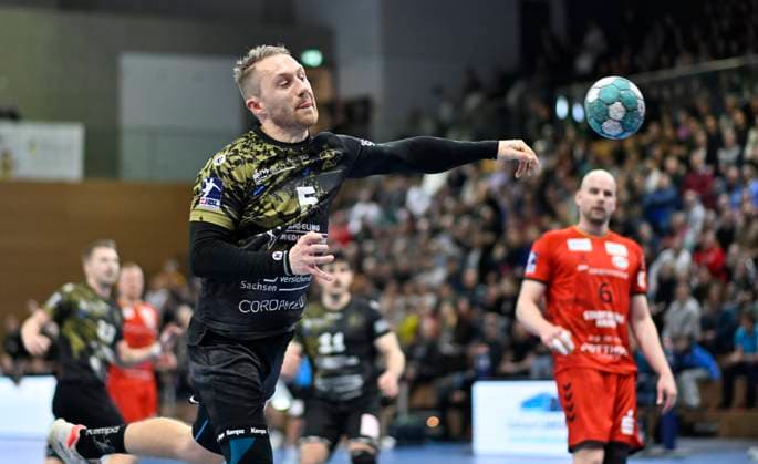 9.2.2024, Dresdens Lukas Wucherpfennig wirft, Handball, 2. Bundesliga, HC Elbflorenz Dresden - ASV Hamm-Westfalen, (c) Dresden Deutschland