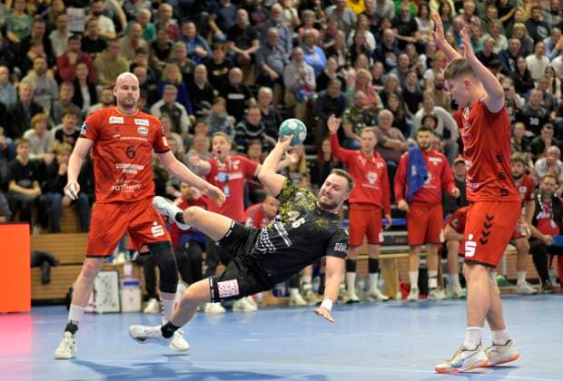 9.2.2024, Dresdens Jonas Thümmler wirft, Handball, 2. Bundesliga, HC Elbflorenz Dresden - ASV Hamm-Westfalen, (c) Dresden Deutschland