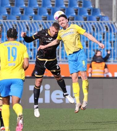 Eintracht Braunschweig vs Karlsruher SC Braunschweig, 10.02.2024, Fußball, Saison 23 24, 2. Bundesliga, 21. Spieltag, Eintracht Braunschweig vs Karlsruher SC, Bild zeigt: Rayan Philippe (BTSV, 9) Braunschweig
