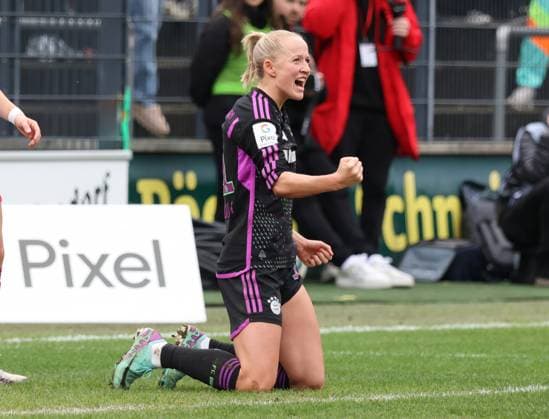 Lea Schüller (München) nach ihrem Tor zum 0-3, 1. FC Köln - FC Bayern München, Google Pixel Frauen Bundesliga, 13. Spieltag, Köln, Deutschland, 10.02.2024.