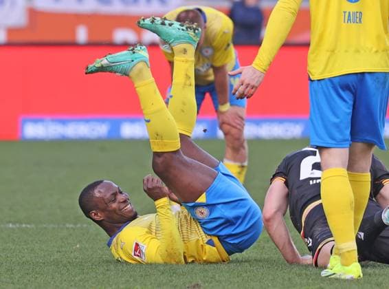 Eintracht Braunschweig vs Karlsruher SC Braunschweig, 10.02.2024, Fußball, Saison 23 24, 2. Bundesliga, 21. Spieltag, Eintracht Braunschweig vs Karlsruher SC, Bild zeigt: Anthony Ujah (BTSV, 14) Braunschweig