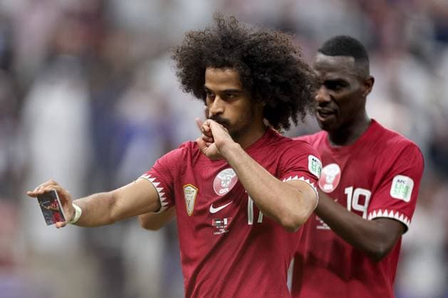 Sport Themen der Woche KW06 Fußball, Asienmeisterschaft, Finale, Jordanien - Katar (240210) -- LUSAIL, Feb. 10, 2024 -- Akram Afif (L) of Qatar celebrates scoring during the final between Jordan and Qatar at AFC Asian Cup Qatar at Lusail Stadium in Lusail, Qatar, Feb. 10, 2024. ) (SP)QATAR-LUSAIL-FOOTBALL-AFC ASIAN CUP-FINAL JiaxHaocheng 
