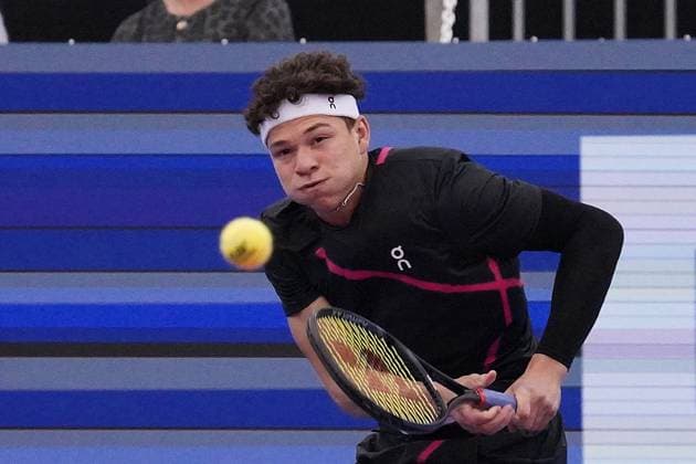 February 10, 2024, Dallas, Texas, United States: February 10, 2024, Dallas, Texas, United States: Ben Shelton (USA) hits a backhand against Tommy Paul (USA) in men s Singles quarter final match during the Dallas Open at the Styslinger ALTEC Tennis Center on the campus of Southern Methodist University. on Wednesday February 10, 2024 in Dallas, Texas, United States. Dallas United States - ZUMAe321 20240210_zsa_e321_021 Copyright: xJavierxVicenciox xEyepixxGroupx