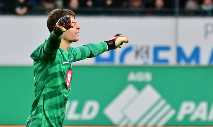 21.02.2024 - Fussball - Saison 2023 2024 - 2. Fussball - Bundesliga - 21. Spieltag: SpVgg Greuther Fürth ( Kleeblatt ) - Hertha BSC Berlin - Sportfoto Zink MeZi - xmexzix - DFL regulations prohibit any use of photographs as image sequences and or quasi-video - only for editorial use - Jubel Freude nach Spielende Tjark Ernst (12, Hertha BSC Berlin )