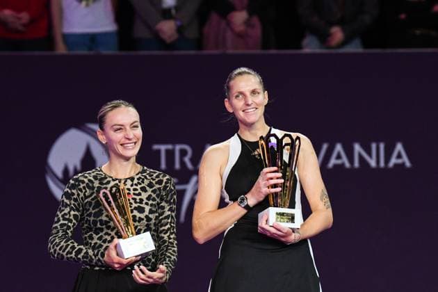 Transylvania Open 2024 Karolina Pliskova and Ana Bogdan are lifting the trophies after the singles final of the Transylvania Open, a WTA250 Tournament, in BT Arena, Cluj-Napoca, on February 11, 2024. Cluj-Napoca Romania  Copyright: xFlaviuxBuboix originalFilename:buboi-notitle240211_nperL.jpg