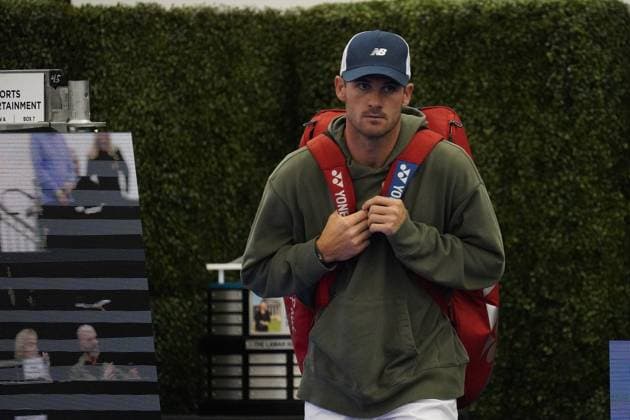 February 11, 2024, Dallas, Texas, USA: Dallas, Texas, USA: American tennis player Tommy Paul walks into the court moments before the beginning of the championship game of the Dallas Open at the Styslinger ALTEC Tennis Center on the campus of Southern Methodist University on Saturday February 10, 2024. Dallas USA - ZUMAv131 20240211_znp_v131_006 Copyright: xJavierxVicenciox