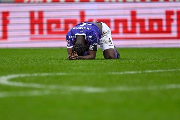 2. Bundesliga - VfL Osnabrück - FC Hansa Rostock am 11.02.2024 an der Bremer Brücke in Osnabrück Maxwell Gyamfi (Osnabrueck) unzufrieden, enttäuscht, enttaeuscht, niedergeschlagen.