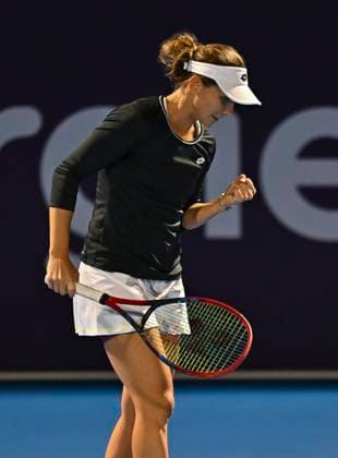 Qatar TotalEnergies Open - Day 1 Varvara Gracheva of France is reacting during her first-round match against Zhu Lin of China at the WTA, Tennis Damen 1000-Qatar TotalEnergies Open tennis tournament at the Khalifa International Tennis Complex in Doha, Qatar, on February 11, 2024. DOHA Qatar  Copyright: xNoushadxThekkayilx originalFilename:varittyakkal-wta1000q240212_npfTG.jpg