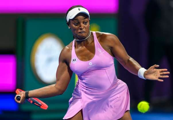 Qatar TotalEnergies Open - Day 1 Sloane Stephens of the US is in action during her first-round match against Sorana Cirstea of Romania at the WTA, Tennis Damen 1000-Qatar TotalEnergies Open tennis tournament at the Khalifa International Tennis Complex in Doha, Qatar, on February 11, 2024. DOHA Qatar  Copyright: xNoushadxThekkayilx originalFilename:varittyakkal-wta1000q240212_npBO8.jpg